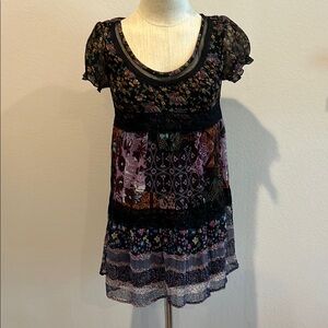American Rag Black and Purple Ruffled Cap Sleeve Blouse